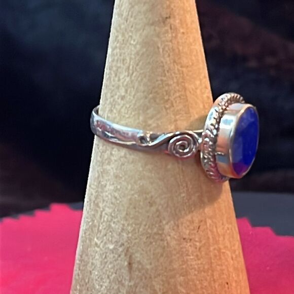 Artisan Crafted Lapis Lazuli 3.00 ctw Solitaire Ring in Sterling Silver 9 - Picture 2 of 13